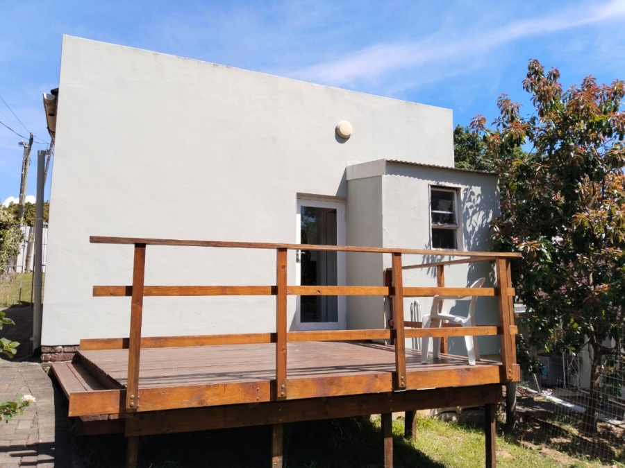 To Let 2 Bedroom Property for Rent in Bonza Bay Eastern Cape
